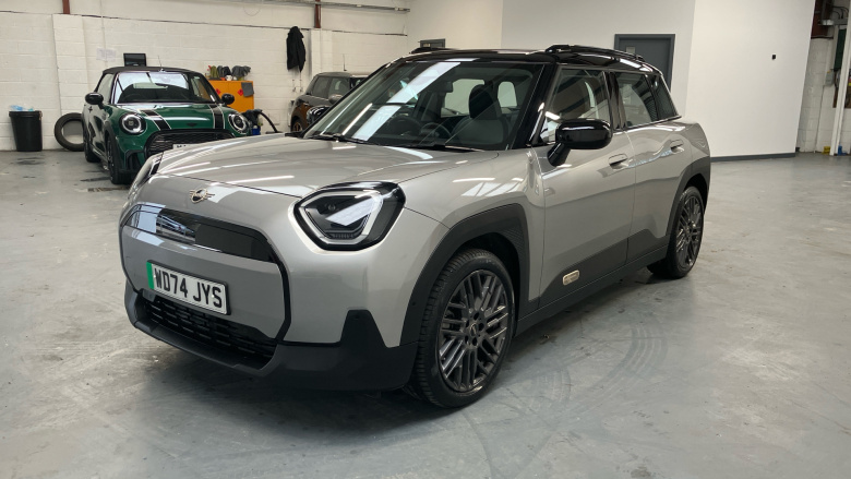 MINI Aceman 135kW E Classic 43kWh 5dr Auto Electric Hatchback